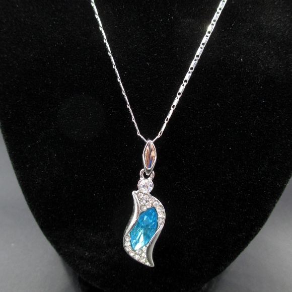 Jewelry - 20" Silver Clear & Blue Crystal Pendant Necklace